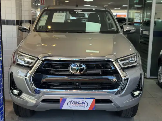 TOYOTA-HILUX-2.8 D-4D TURBO DIESEL CD SRX 4X4 AUTOMÁTICO TOYOTA-HILUX-2022