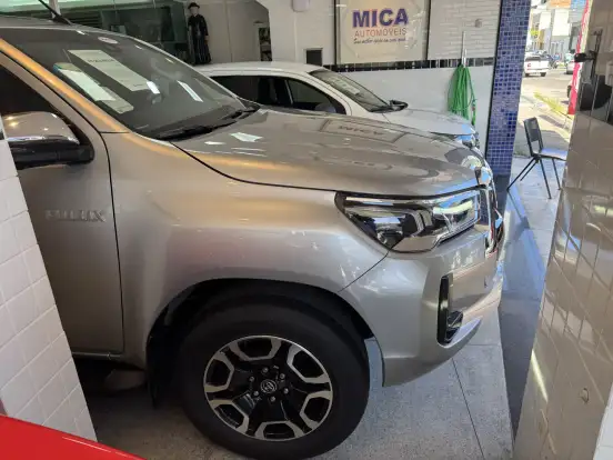 TOYOTA-HILUX-2.8 D-4D TURBO DIESEL CD SRX 4X4 AUTOMÁTICO TOYOTA-HILUX-2022