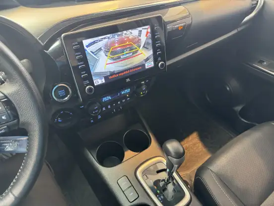 TOYOTA-HILUX-2022