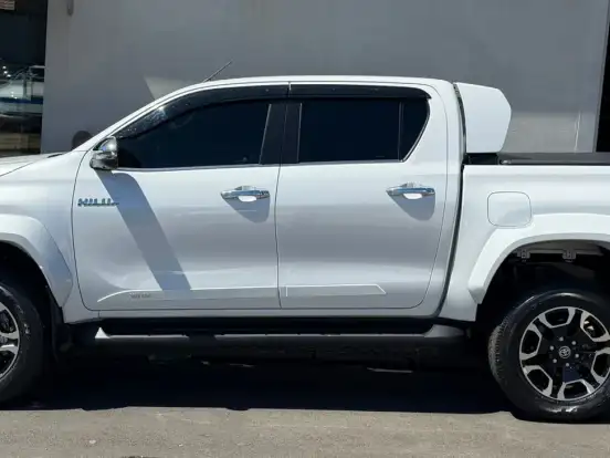 TOYOTA-HILUX-2.8 D-4D TURBO DIESEL CD SRX PLUS 4X4 AUTOMÁTICO TOYOTA-HILUX-2026