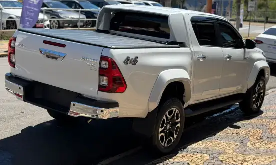TOYOTA-HILUX-2026