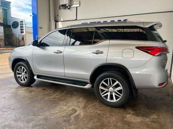 TOYOTA-HILUX-2.7 SR 4X2 CD 16V FLEX 4P AUTOMÁTICO TOYOTA-HILUX-2019