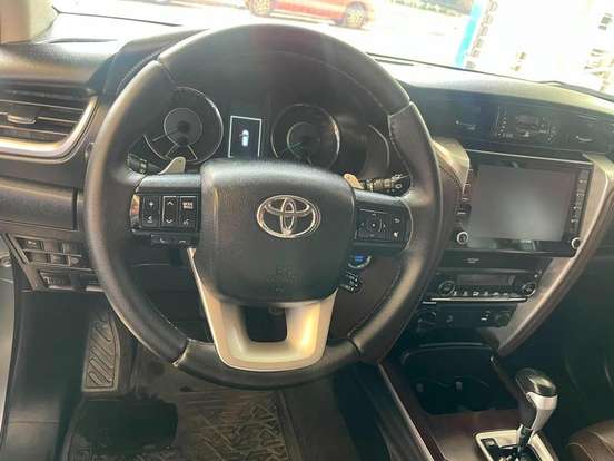 TOYOTA-HILUX-2.7 SR 4X2 CD 16V FLEX 4P AUTOMÁTICO TOYOTA-HILUX-2019