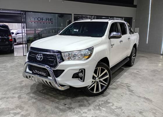 TOYOTA HILUX 2.7 SRV 4X4 CD 16V FLEX 4P AUTOMÁTICO
