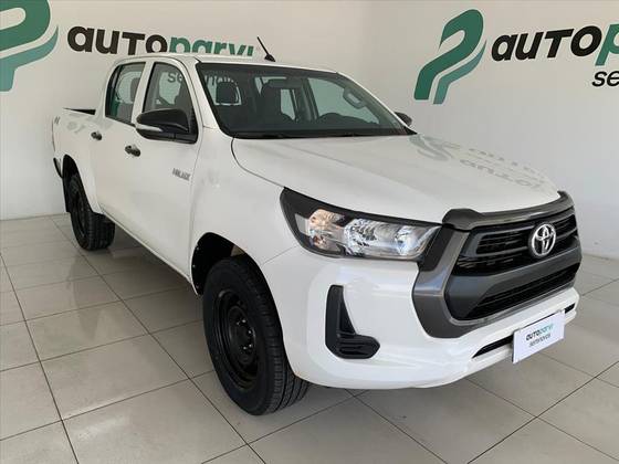 TOYOTA HILUX 2.8 D-4D TURBO DIESEL CD POWER PACK 4X4 MANUAL
