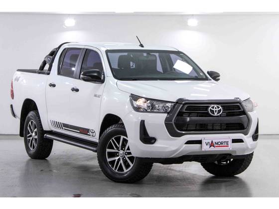 TOYOTA HILUX 2.8 D-4D TURBO DIESEL CD POWER PACK 4X4 MANUAL
