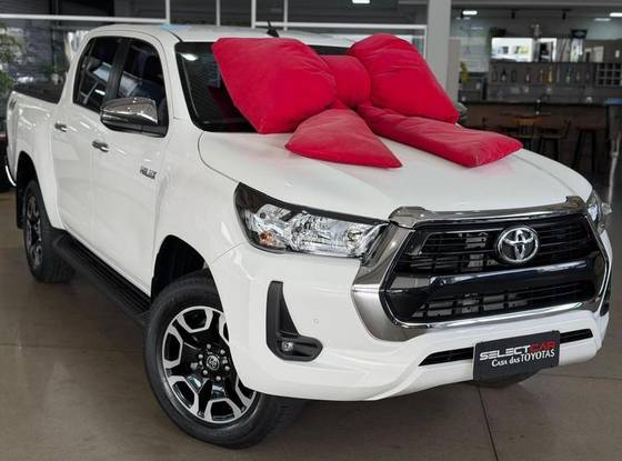 TOYOTA HILUX 2.8 D-4D TURBO DIESEL CD SRV 4X4 AUTOMÁTICO