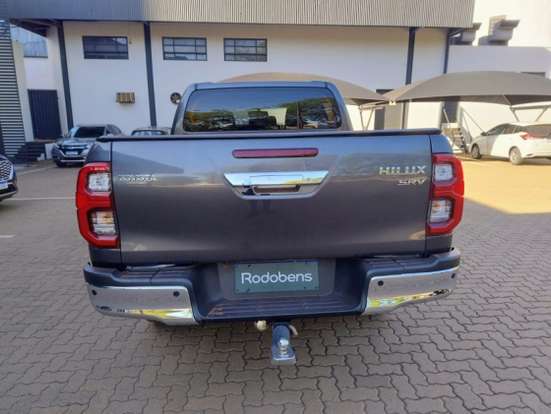 TOYOTA-HILUX-2024