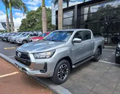 TOYOTA HILUX 2.8 D-4D TURBO DIESEL CD SRV 4X4 AUTOMÁTICO TOYOTA HILUX 2.8 D-4D TURBO DIESEL CD SRV 4X4 AUTOMÁTICO