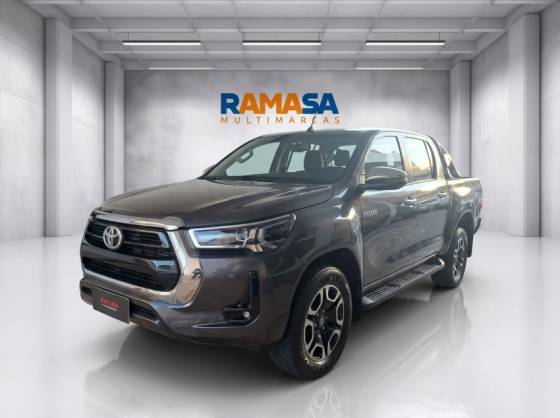 TOYOTA HILUX 2.8 D-4D TURBO DIESEL CD SRV 4X4 AUTOMÁTICO
