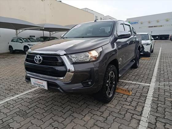 TOYOTA HILUX 2.8 D-4D TURBO DIESEL CD SRV 4X4 AUTOMÁTICO