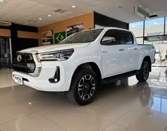 TOYOTA HILUX 2.8 D-4D TURBO DIESEL CD SRV 4X4 AUTOMÁTICO TOYOTA HILUX 2.8 D-4D TURBO DIESEL CD SRV 4X4 AUTOMÁTICO