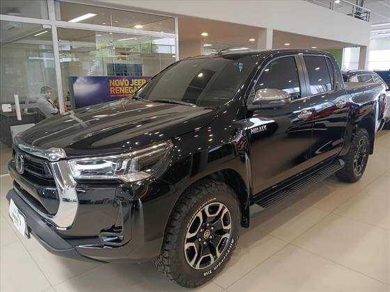 TOYOTA HILUX 2.8 D-4D TURBO DIESEL CD SRX 4X4 AUTOMÁTICO