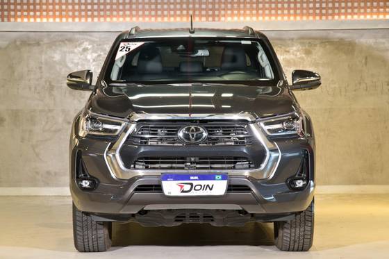 TOYOTA HILUX 2.8 D-4D TURBO DIESEL CD SRX 4X4 AUTOMÁTICO