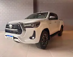 TOYOTA HILUX 2.8 D-4D TURBO DIESEL CD SRX 4X4 AUTOMÁTICO TOYOTA HILUX 2.8 D-4D TURBO DIESEL CD SRX 4X4 AUTOMÁTICO
