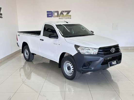 TOYOTA-HILUX-2023