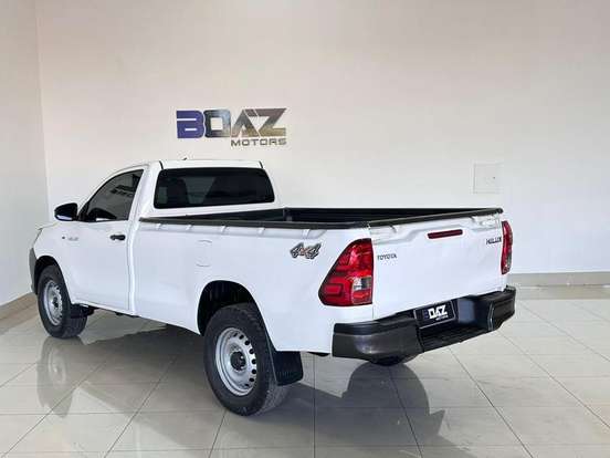 TOYOTA-HILUX-2.8 D-4D TURBO DIESEL CS 4X4 MANUAL TOYOTA-HILUX-2023