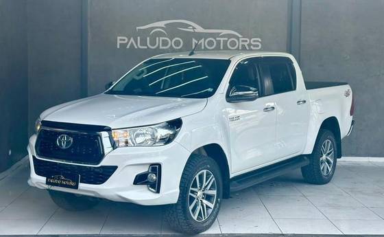 TOYOTA HILUX 2.8 SRV 4X4 CD 16V DIESEL 4P AUTOMÁTICO