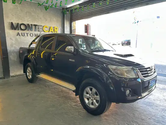TOYOTA-HILUX-3.0 SR 4X4 CD 16V TURBO INTERCOOLER DIESEL 4P AUTOMÁTICO TOYOTA-HILUX-2011