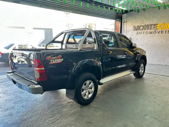 TOYOTA-HILUX-3.0 SR 4X4 CD 16V TURBO INTERCOOLER DIESEL 4P AUTOMÁTICO TOYOTA-HILUX-2011