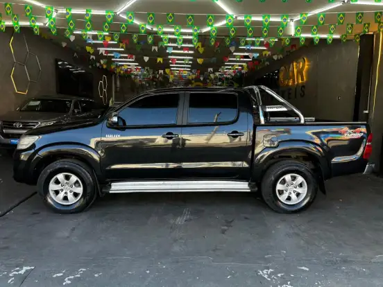 TOYOTA-HILUX-3.0 SR 4X4 CD 16V TURBO INTERCOOLER DIESEL 4P AUTOMÁTICO TOYOTA-HILUX-2011