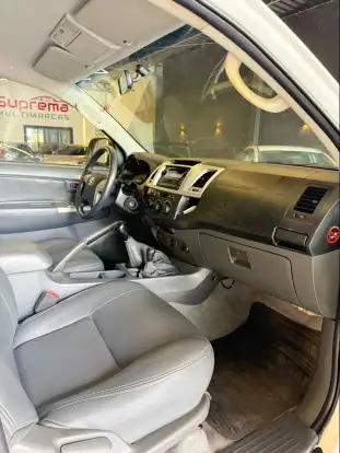 TOYOTA-HILUX-2015