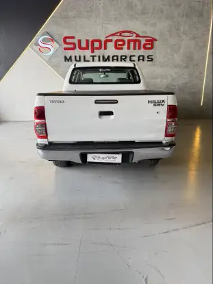 TOYOTA-HILUX-2015