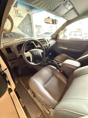 TOYOTA-HILUX-2015