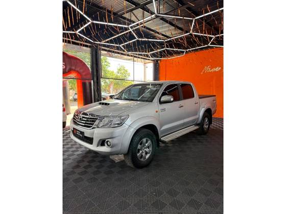 TOYOTA HILUX 3.0 SR 4X4 CD 16V TURBO INTERCOOLER DIESEL 4P AUTOMÁTICO