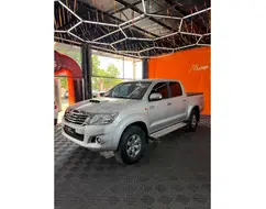 TOYOTA HILUX 3.0 SR 4X4 CD 16V TURBO INTERCOOLER DIESEL 4P AUTOMÁTICO TOYOTA HILUX 3.0 SR 4X4 CD 16V TURBO INTERCOOLER DIESEL 4P AUTOMÁTICO