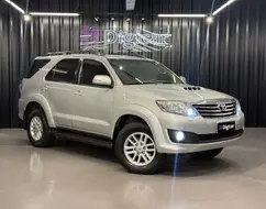 TOYOTA HILUX 3.0 SRV 4X4 CD 16V TURBO INTERCOOLER DIESEL 4P AUTOMÁTICO TOYOTA HILUX 3.0 SRV 4X4 CD 16V TURBO INTERCOOLER DIESEL 4P AUTOMÁTICO