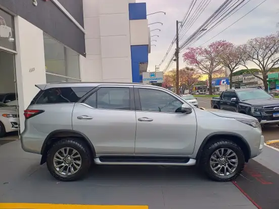 TOYOTA-HILUX SW4-2021