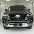 TOYOTA HILUX SW4 2.8 D-4D TURBO DIESEL SRX 7L 4X4 AUTOMÁTICO TOYOTA HILUX SW4 2.8 D-4D TURBO DIESEL SRX 7L 4X4 AUTOMÁTICO
