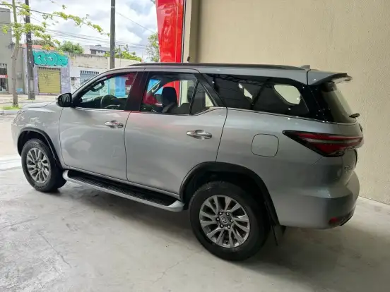TOYOTA-HILUX SW4-2.8 D-4D TURBO DIESEL SRX 7L 4X4 AUTOMÁTICO TOYOTA-HILUX SW4-2022