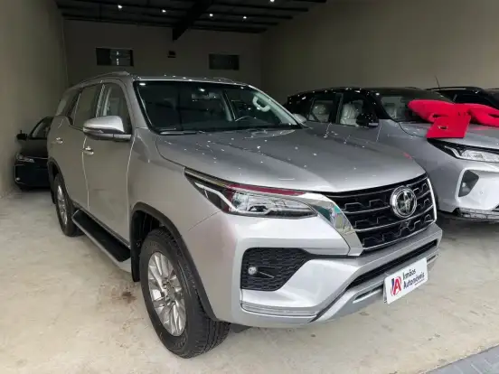 TOYOTA-HILUX SW4-2022