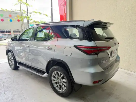 TOYOTA-HILUX SW4-2022