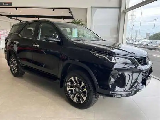 TOYOTA-HILUX SW4-2026