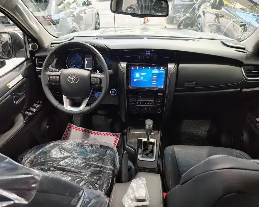 TOYOTA-HILUX SW4-2026