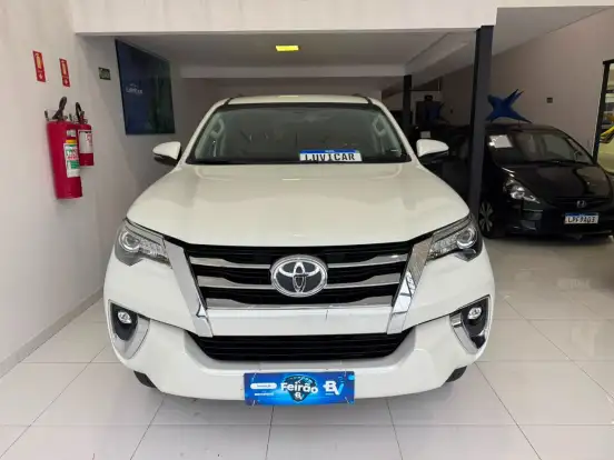 TOYOTA-HILUX SW4-2018