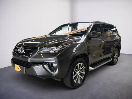 TOYOTA-HILUX SW4-2020