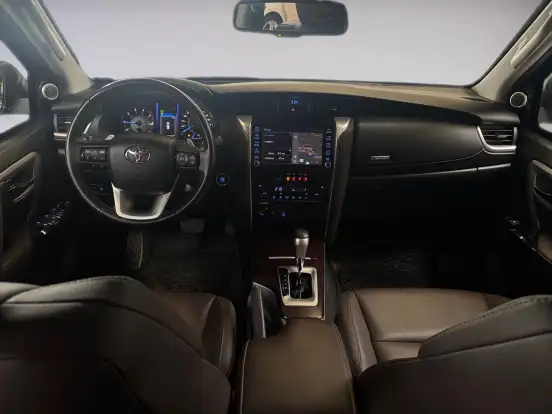 TOYOTA-HILUX SW4-2020