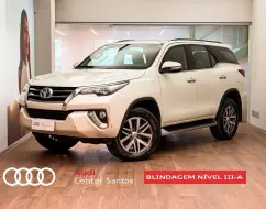 TOYOTA HILUX SW4 2.8 SRX 4X4 7 LUGARES 16V TURBO INTERCOOLER DIESEL 4P AUTOMÁTICO TOYOTA HILUX SW4 2.8 SRX 4X4 7 LUGARES 16V TURBO INTERCOOLER DIESEL 4P AUTOMÁTICO
