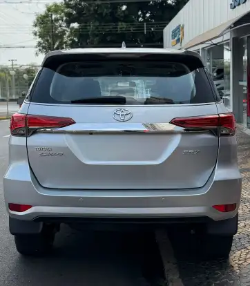TOYOTA-HILUX SW4-2017