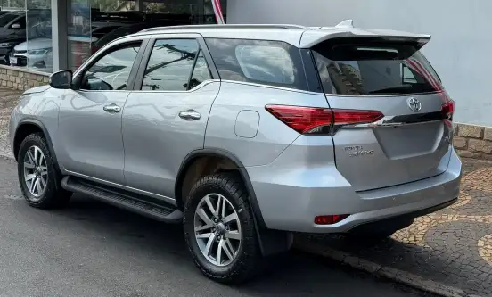 TOYOTA-HILUX SW4-2017