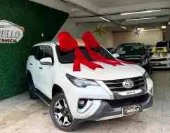 TOYOTA HILUX SW4 2.8 SRX DIAMOND 4X4 7 LUGARES 16V TURBO INTERCOOLER DIESEL 4P AUTOMÁTICO TOYOTA HILUX SW4 2.8 SRX DIAMOND 4X4 7 LUGARES 16V TURBO INTERCOOLER DIESEL 4P AUTOMÁTICO