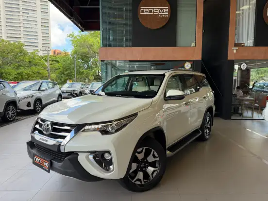 TOYOTA-HILUX SW4-2.8 SRX DIAMOND 4X4 7 LUGARES 16V TURBO INTERCOOLER DIESEL 4P AUTOMÁTICO TOYOTA-HILUX SW4-2018