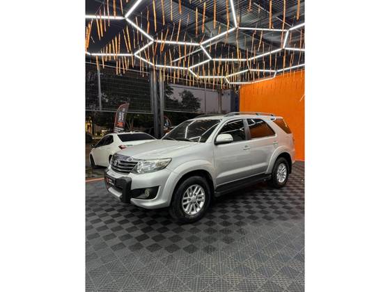 TOYOTA HILUX SW4 2.7 SR 4X2 16V FLEX 4P AUTOMÁTICO