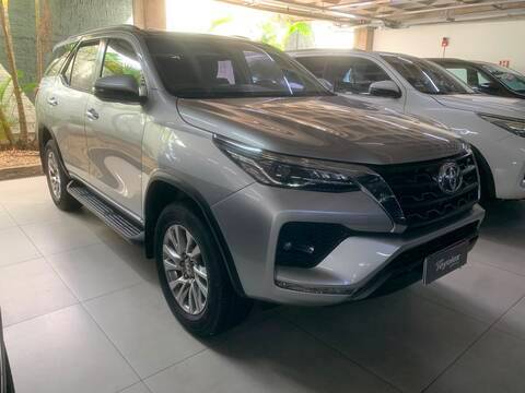 TOYOTA HILUX SW4 2.7 VVT-i FLEX SRV 7L 4X2 AUTOMÁTICO
