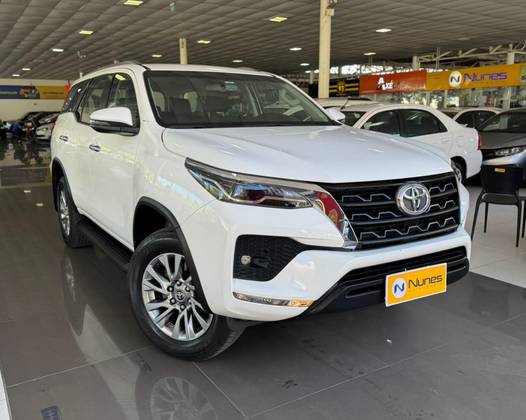 TOYOTA HILUX SW4 2.7 VVT-i FLEX SRV 7L 4X2 AUTOMÁTICO