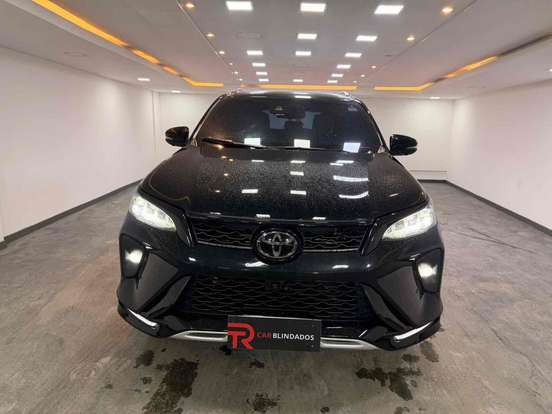 TOYOTA-HILUX SW4-2.8 D-4D TURBO DIESEL DIAMOND 7L 4X4 AUTOMÁTICO TOYOTA-HILUX SW4-2024